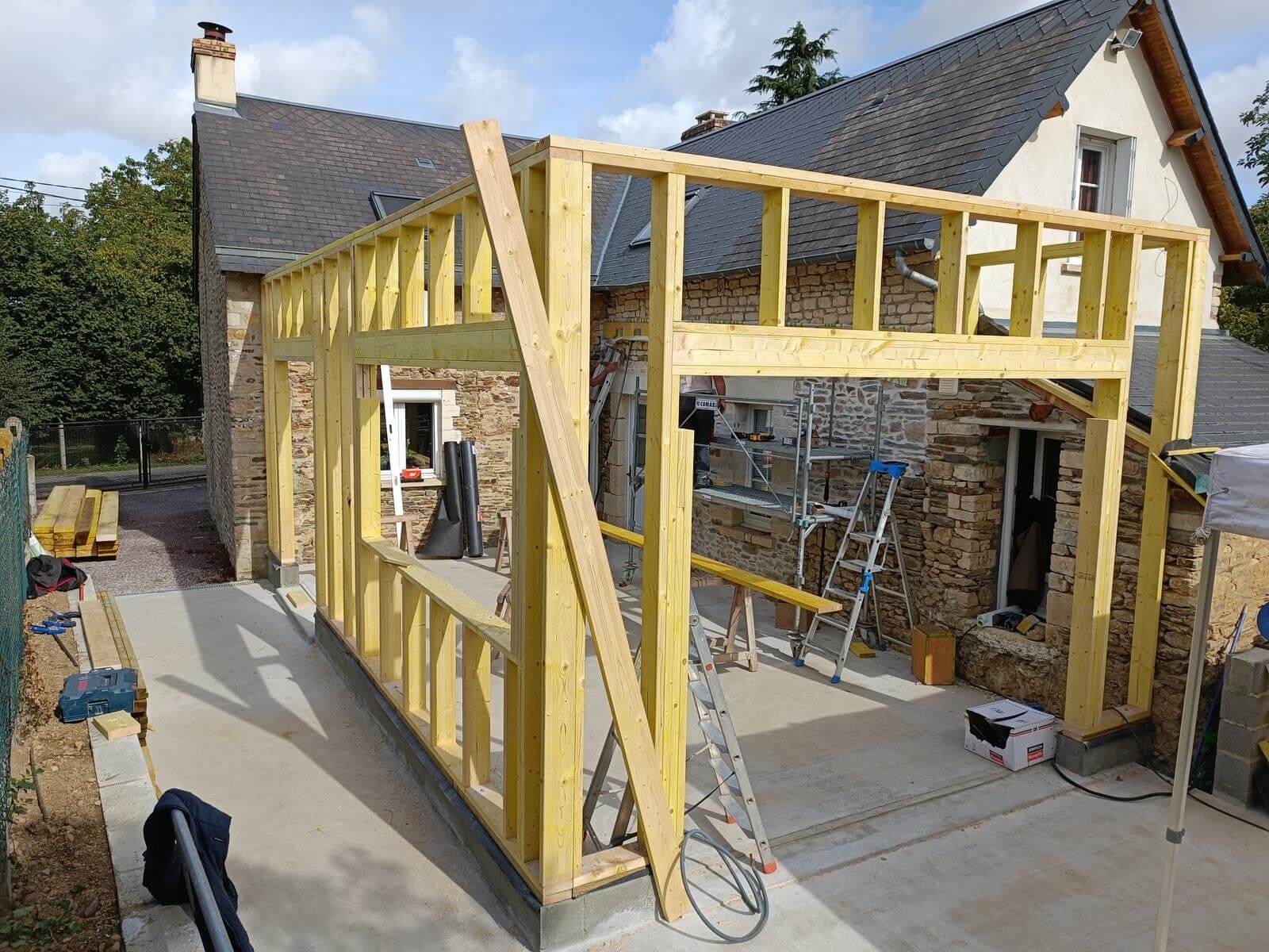 You are currently viewing Maçonnerie : les travaux essentiels pour construire, rénover et valoriser votre maison 